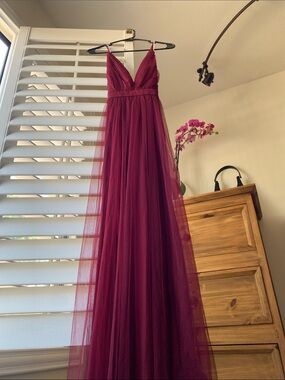 🌼 NWT Lulu’s Burgundy Tulle V-Neck Spaghetti Strap Maxi Gown Prom Dress